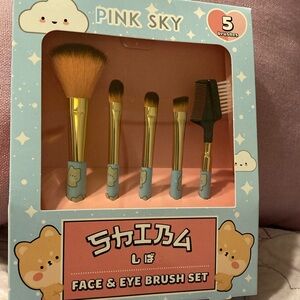 Face and eye brush set